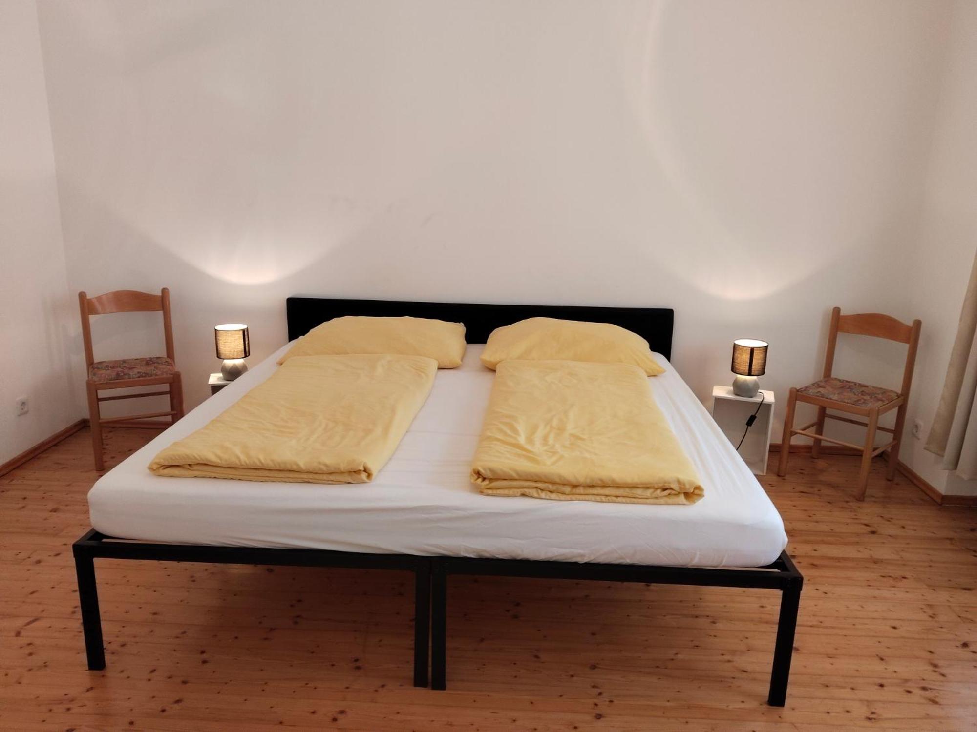 Appartement Ferienunterkuenfte In Sievering Mit Self-check-in